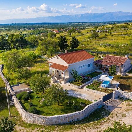 Holiday Home Ante With Beautiful Private Garden Nadin Dış mekan fotoğraf