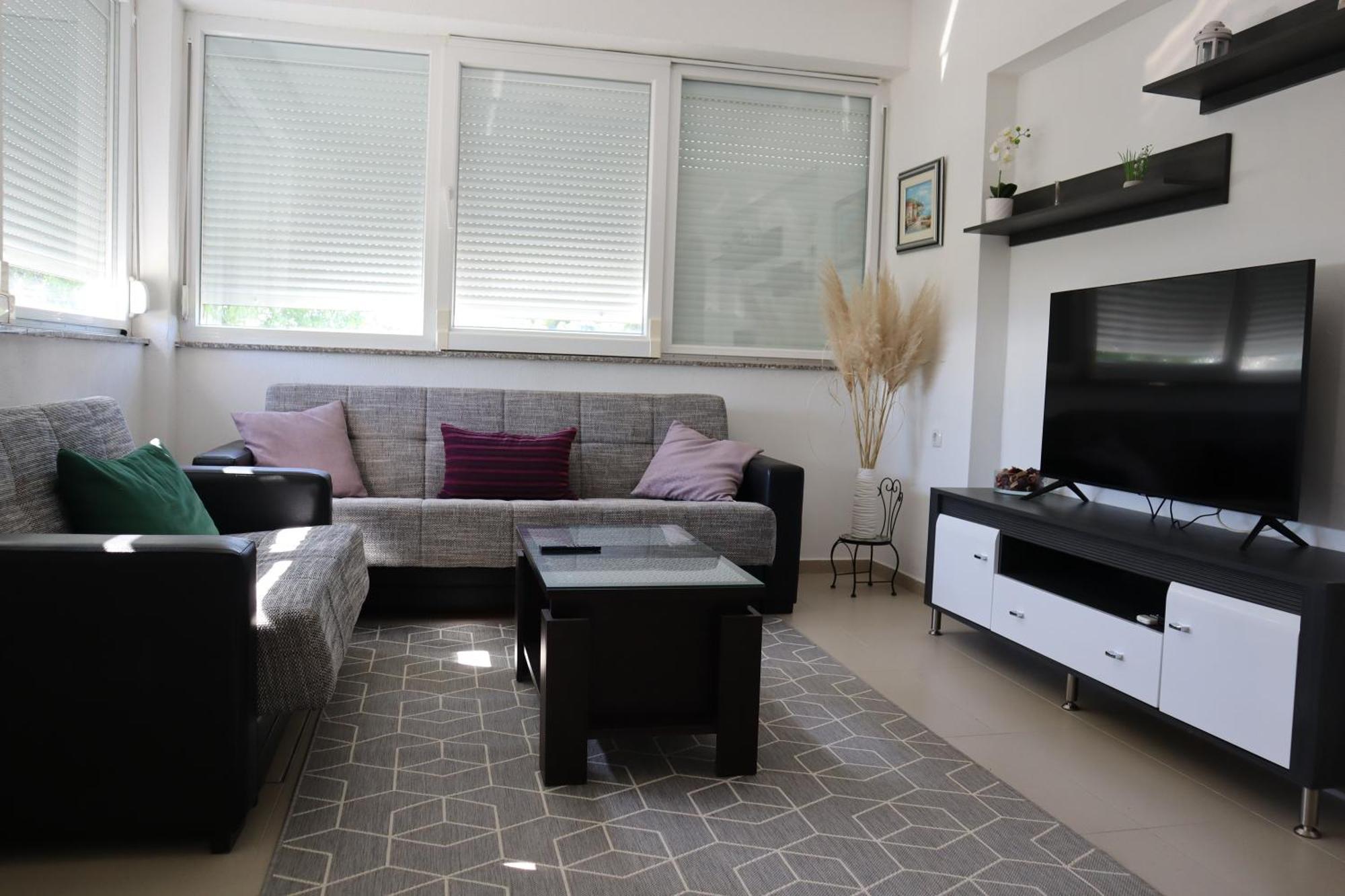 Holiday Home Ante With Beautiful Private Garden Nadin Dış mekan fotoğraf