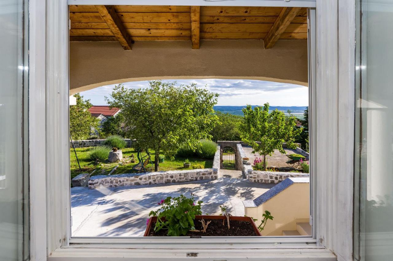 Holiday Home Ante With Beautiful Private Garden Nadin Dış mekan fotoğraf