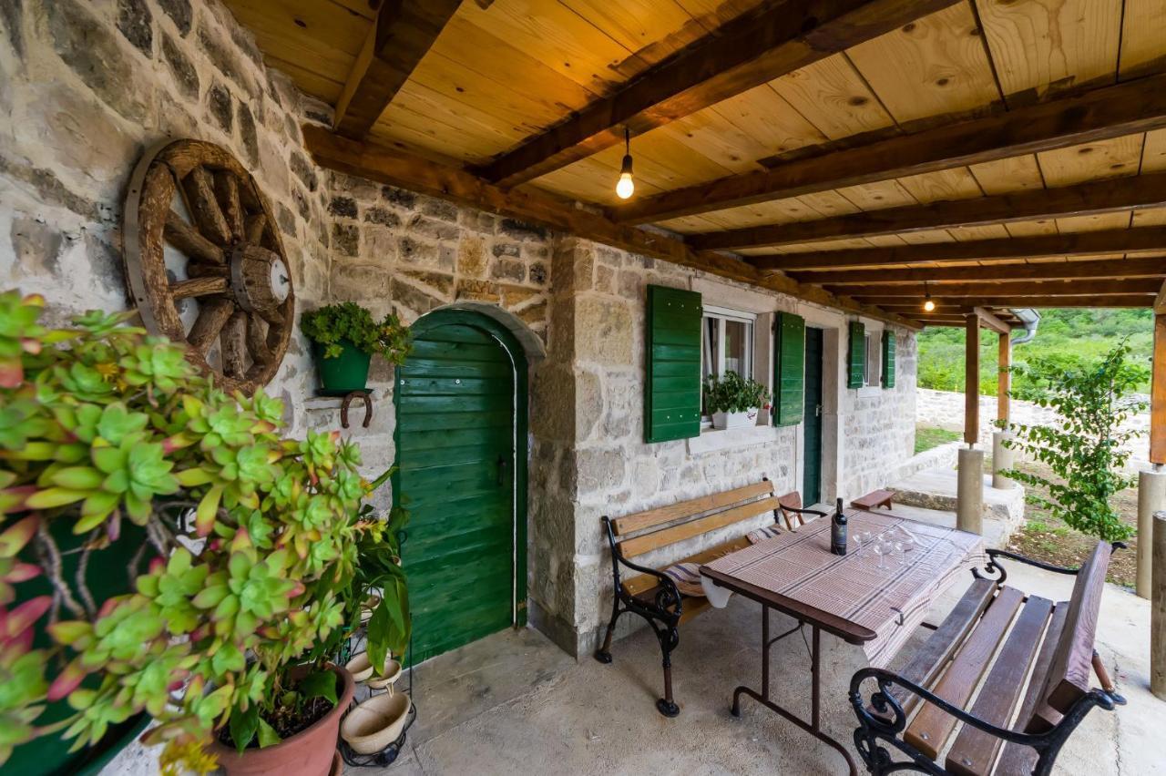 Holiday Home Ante With Beautiful Private Garden Nadin Dış mekan fotoğraf