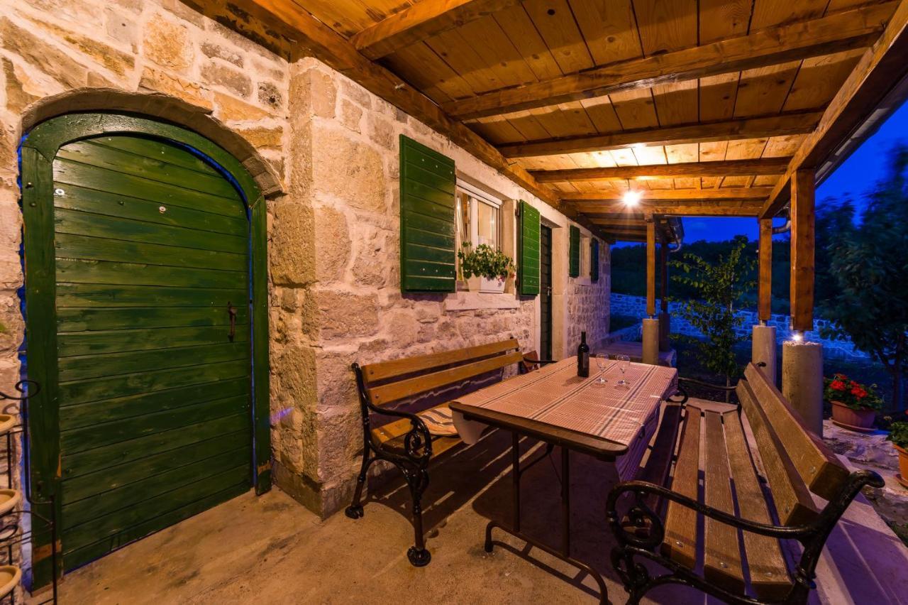 Holiday Home Ante With Beautiful Private Garden Nadin Dış mekan fotoğraf
